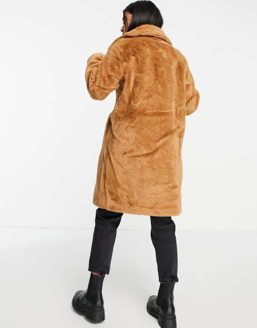 Vero Moda Petite faux fur coat in camel, 2 of 4