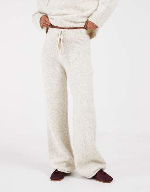 Vero Moda Petite gebreide co-ord set met wijde pijpen in oatmeal, 2 van 5