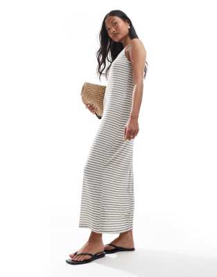 Vero Moda Petite - Gestreiftes Tanktop-Maxikleid in meliertem Schwarz-Weiß-Neutral
