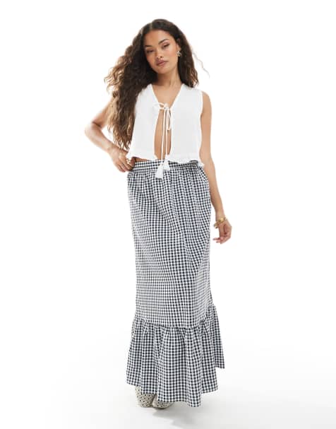 Vero Moda Petite – Gestufter Maxirock in Schwarz mit Vichy-Karos - view 1
