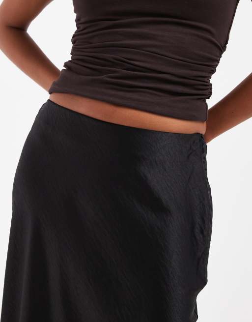 Vero Moda Petite gonna midi in raso con bordo in pizzo nera, 4 di 5