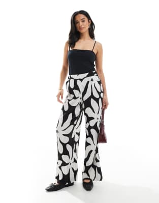 Vero Moda Petite High Waist Wide Leg Plisse Pants In Black
