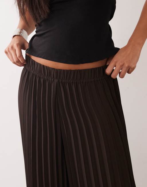Vero Moda Petite high waist wide leg plisse trouser in chocolate brown, 5 of 5
