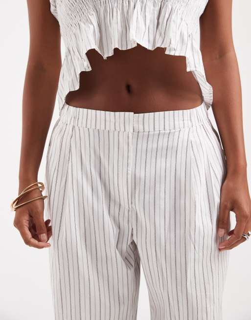 Vero Moda Petite – Hose aus Popeline in Weiß und Schwarz gestreift mit weitem Bein und elastischem Bund, Kombiteil, 3 von 5