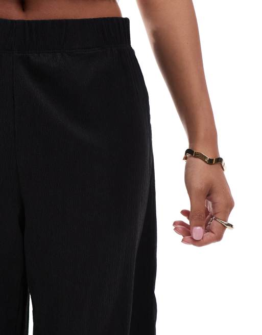Vero Moda Petite – Hose in Schwarz aus Jersey-Kreppstoff mit weitem Bein, 4 von 5