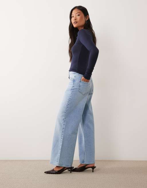 Vero Moda Petite jean large stretch taille mi-haute en denim bleu clair, 2 de 5