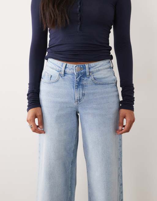 Vero Moda Petite jean large stretch taille mi-haute en denim bleu clair, 4 de 5