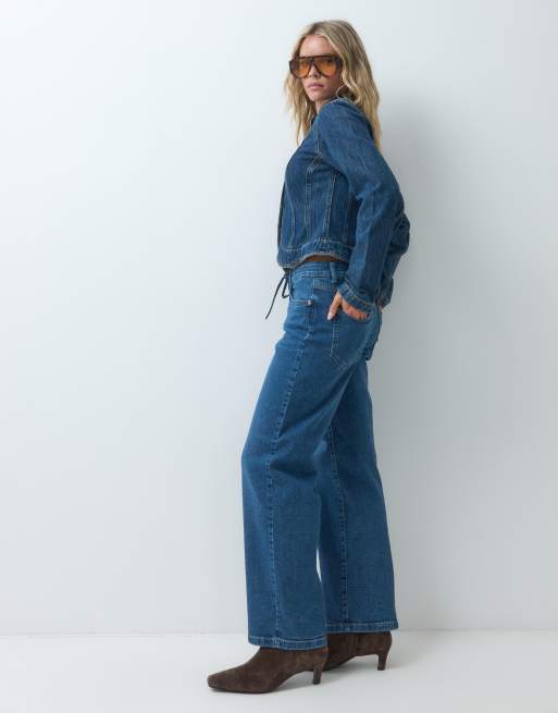 Vero Moda Petite jeans dritti a vita alta con cintura in denim blu medio, 4 di 5