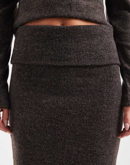 Vero Moda Petite - Jupe d'ensemble mi-longue en tissu doux avec taille rabattue - Chocolat chiné, 4 de 5