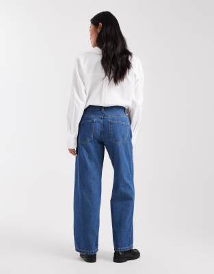 Vero Moda Petite Kirsa Mid Rise Straight Leg Jeans In Blue
