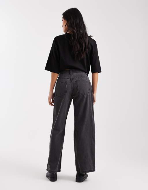 Vero Moda Petite Kirsa mid rise straight leg jeans in medium grey wash, 2 of 5