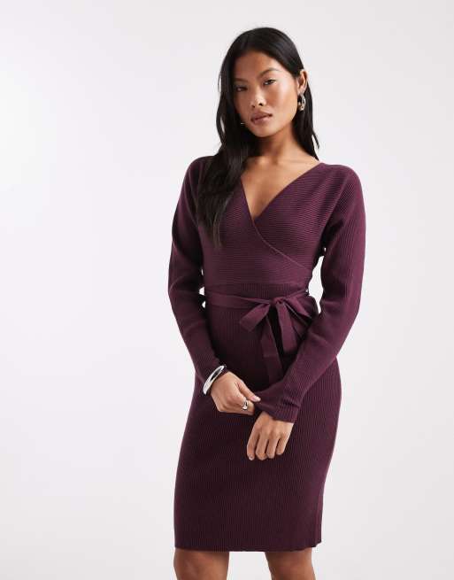Vero Moda Petite – Langärmliges, kurzes Strick-Wickelkleid in Burgunderrot mit Bindegürtel, 2 von 4