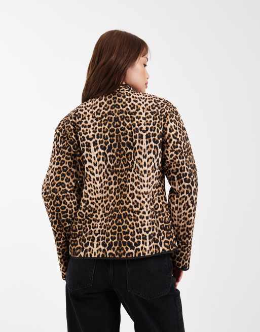 Vero Moda Petite – Leopardmönstrad, quiltad jacka , 3 av 4