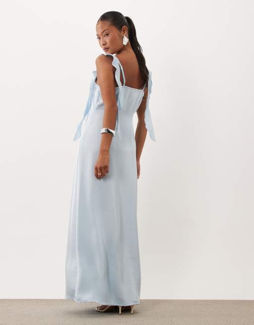 Vero Moda Petite – Ljusblå maxiklänning i satin med draperad ringning och draperad volang, 2 av 4