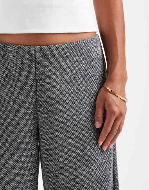 Vero Moda Petite loose pull on pants in salt and pepper heather, 3 of 5