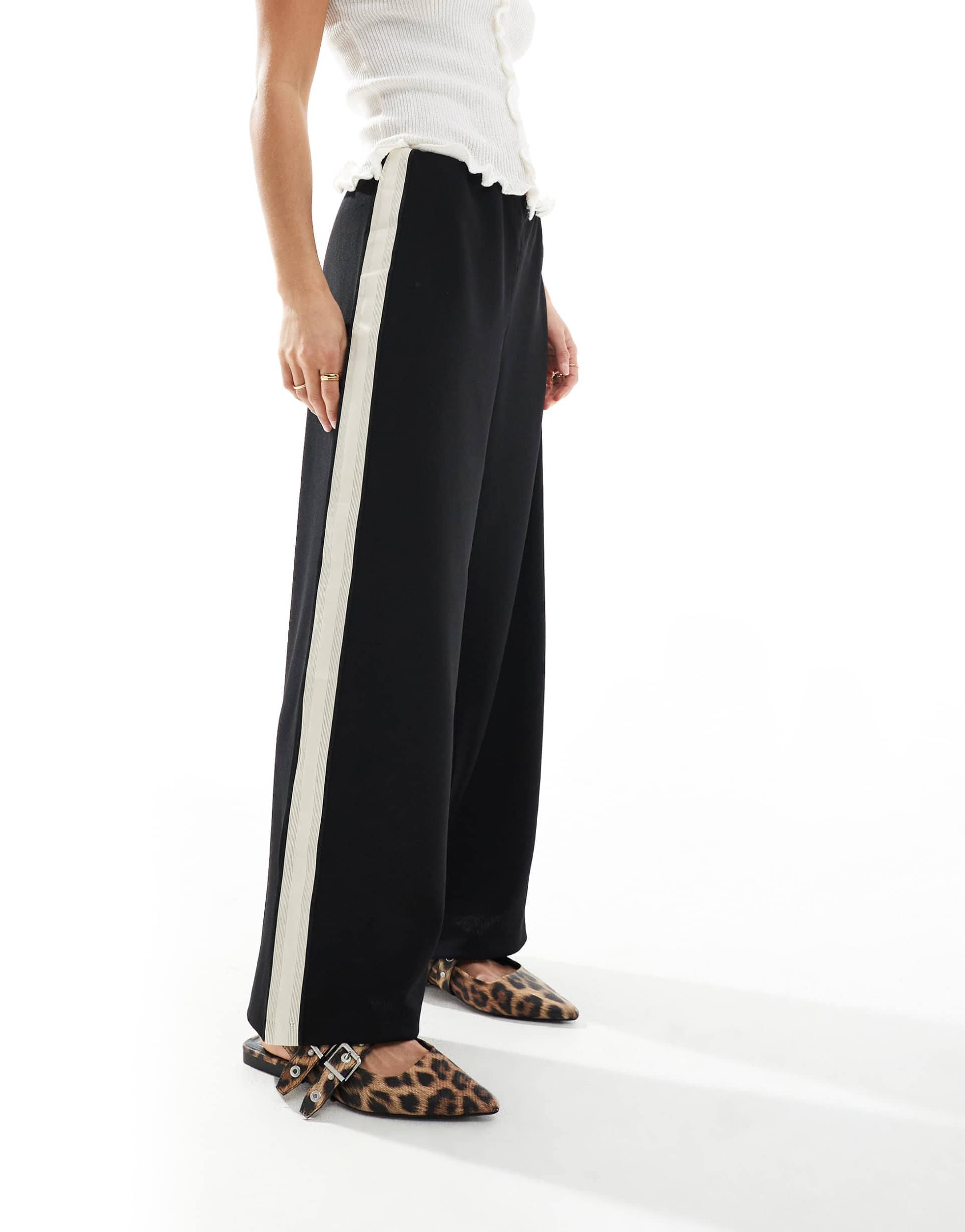 vero moda petite loose pull on pants with side stripe in black