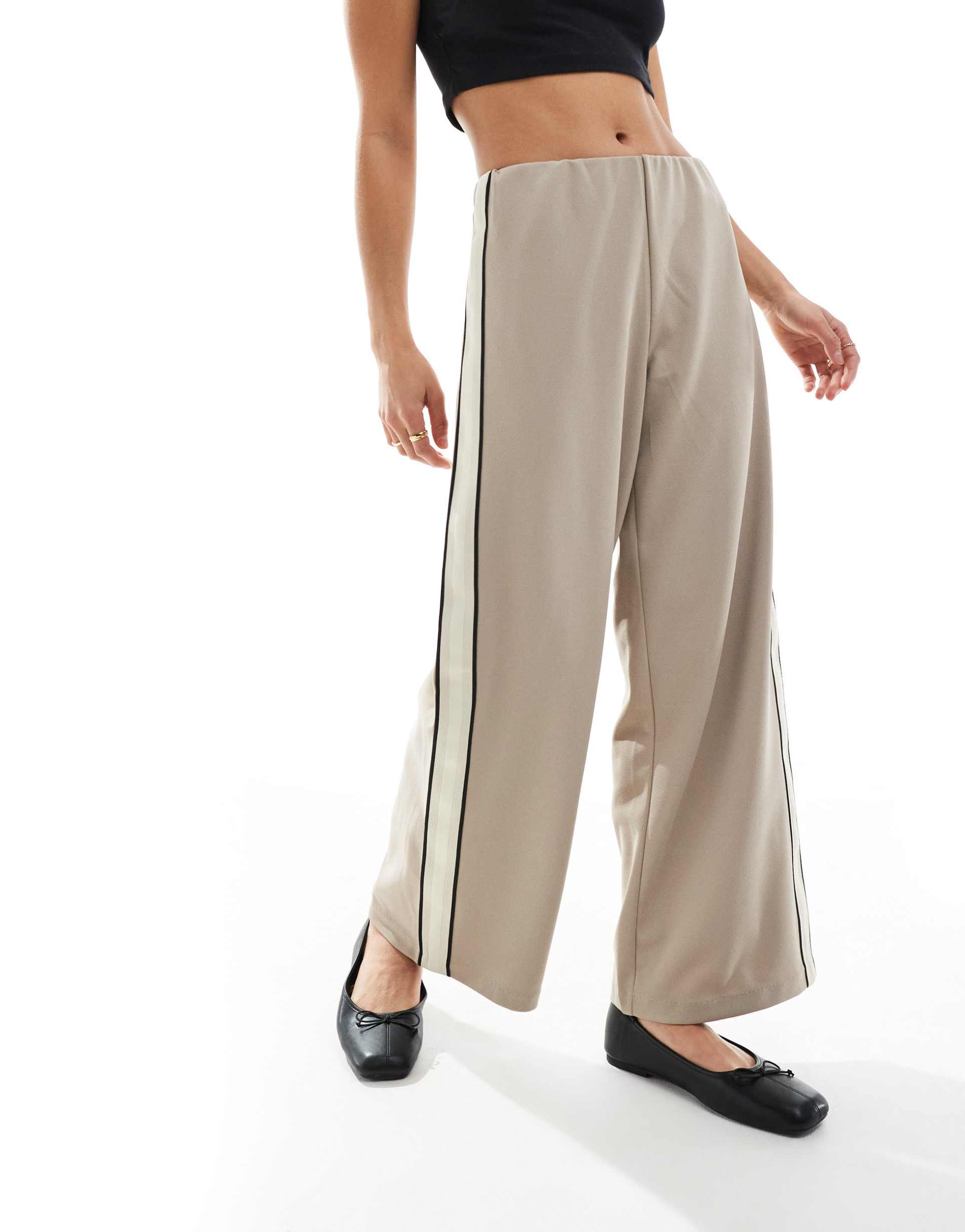 vero moda petite loose pull on pants with side stripe in fossil