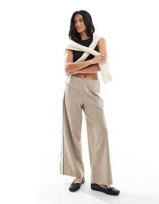 Vero Moda Petite Loose Pull On Pants With Side Stripe In Neutral