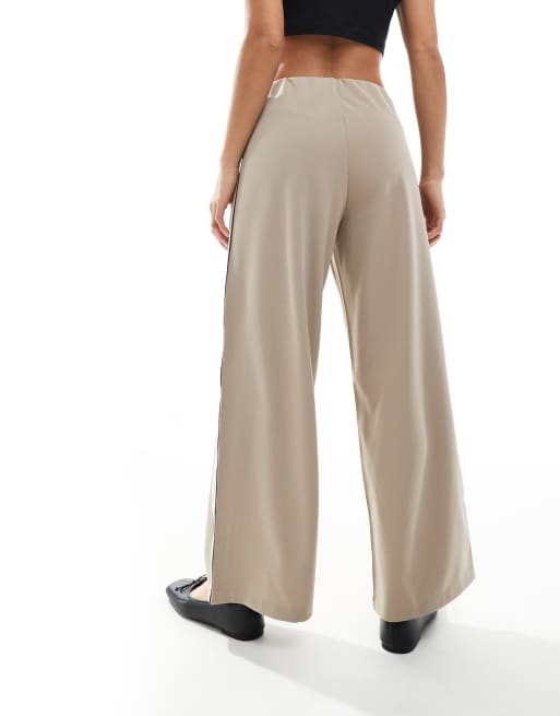 Vero Moda Petite - Losse broek met elastische taille en zijstreep in fossil, 3 van 5