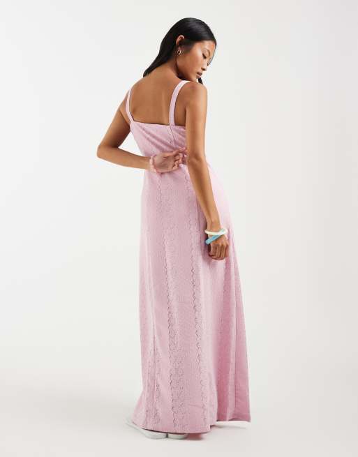 Vero Moda Petite - Maxi cami-jurk met broderie in lichtroze, 3 van 4