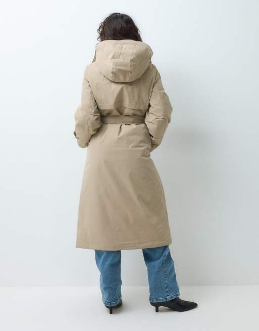Vero Moda Petite Maxi-Trenchcoat mit Kapuze und Gürtel-Detail in neutral, 3 von 5