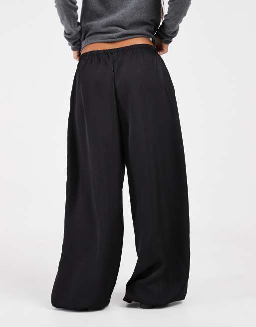 Vero Moda Petite mid rise balloon trouser in black, 5 of 5