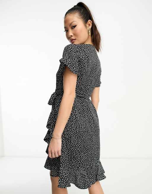 Vero Moda Petite - Mini-jurk met overslag in zwart met stippenprint, 2 van 4
