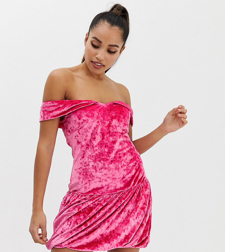Vero Moda – Petite – Miniklänning i sammet med singoallaringning-Rosa