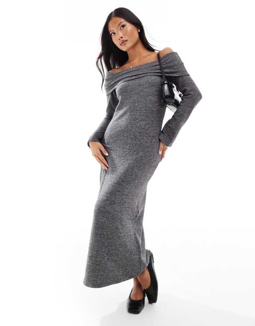 Vero Moda Petite – Mörkgrå, melerad, supermjuk och ankellång klänning i off shoulder-modell, 2 av 4