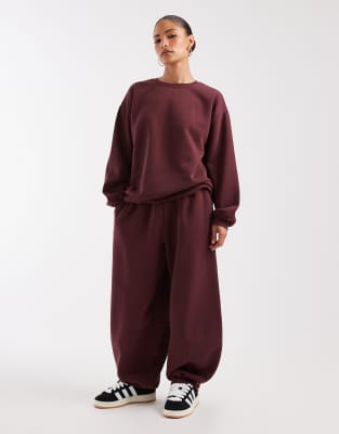 Vero Moda Petite Oversized Balloon Leg Joggers Co-ord In Red