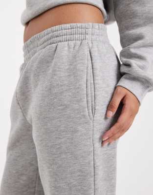 Vero Moda Petite Oversized Cuffed Sweatpants In Gray