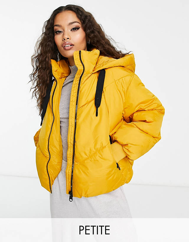 Vero Moda Petite - padded coat with hood in yellow