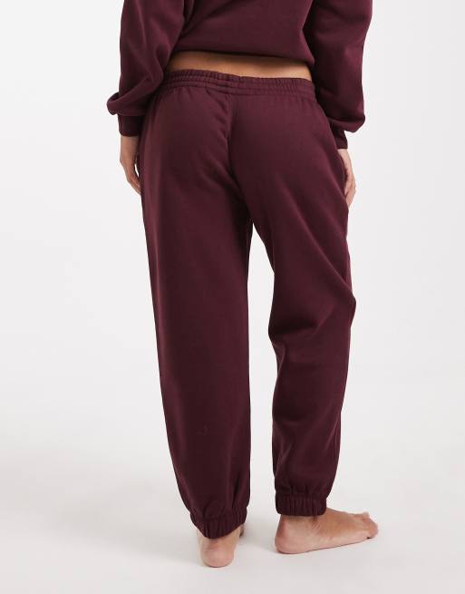 Vero Moda Petite - Pantalon de jogging d'ensemble oversize à chevilles resserrées - Bordeaux , 2 de 5