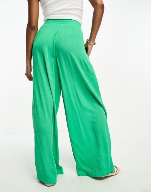 Vero Moda Petite - Pantalon large froncé à la taille - Vert vif, 2 de 4