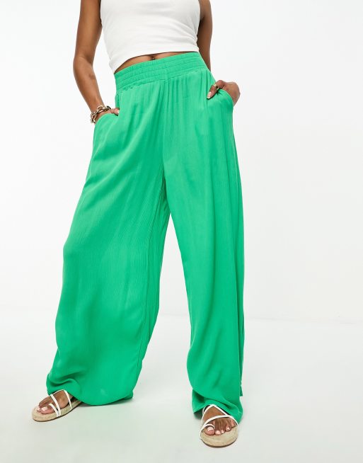 Vero Moda Petite - Pantalon large froncé à la taille - Vert vif, 4 de 4