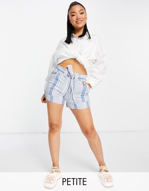 Vero Moda Petite - Pantaloncini allacciati in vita, colore blu