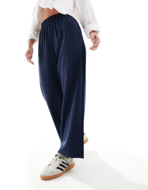 Vero Moda Petite - Pantaloni a fondo ampio con vita elasticizzata blu navy, 3 di 5