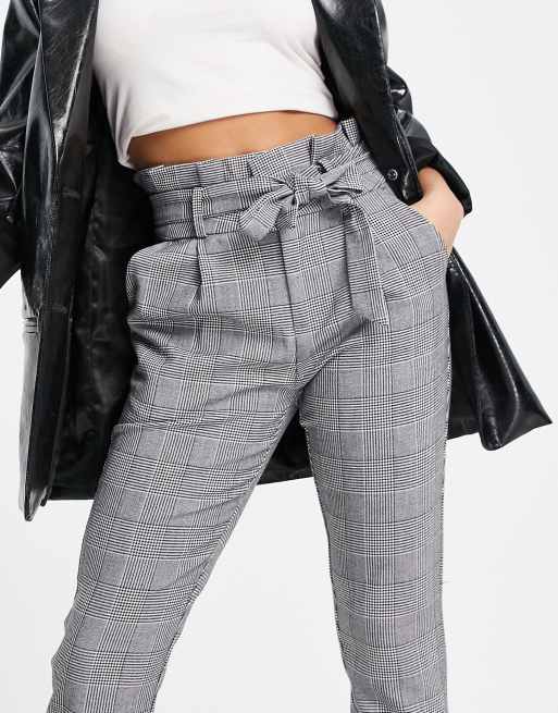 Vero Moda Petite paperbag pants in grey check, 2 of 4