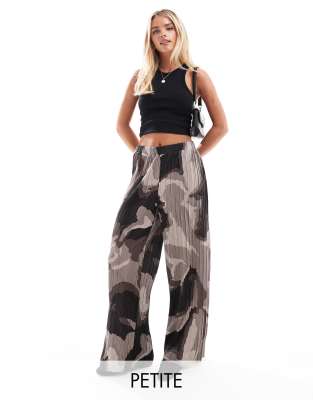 plisse wide leg pants in brown abstract print