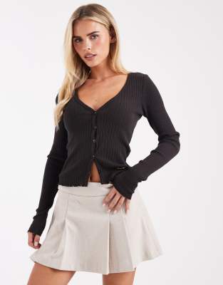 Vero Moda Petite - Plissierter Minirock in Creme-Weiß