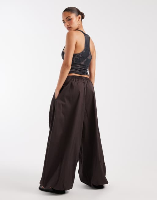 Vero Moda Petite poplin-bukser med brede ballonben i chokolade, 2 af 5