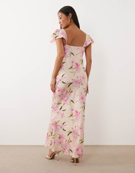 Vero Moda Petite - Robe longue en satin imprimé fleuri avec manches évasées - Crème/rose, 4 de 4