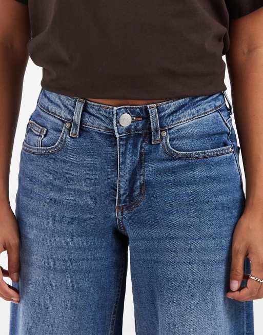 Vero Moda Petite Sandie Mid-Rise Wide-Leg-Stretch-Jeans in mittelblauem Denim, 4 von 5