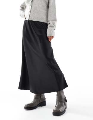 Vero Moda Petite Satin Bias Midi Skirt In Black