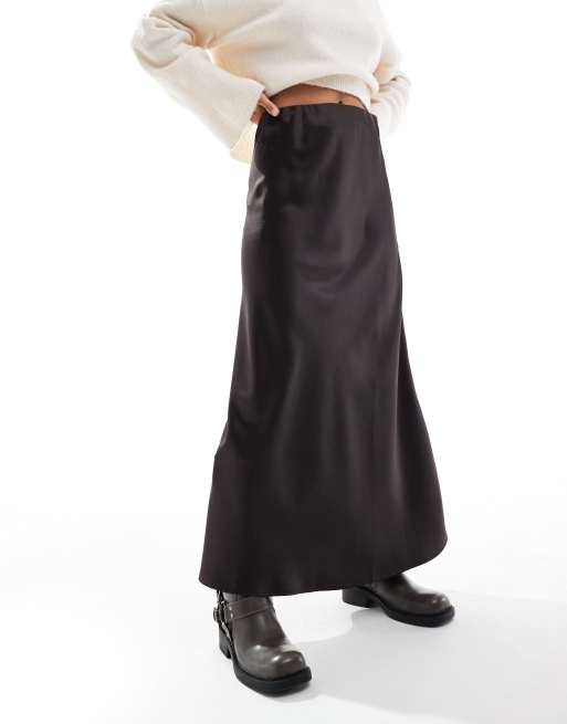 Vero Moda Petite satin bias midi skirt in chocolate, 5 of 5