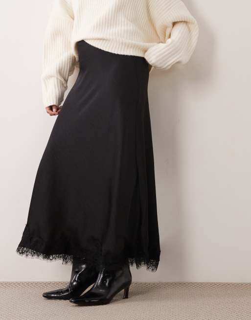 Vero Moda Petite satin maxi skirt with lace detail in black, 2 of 5