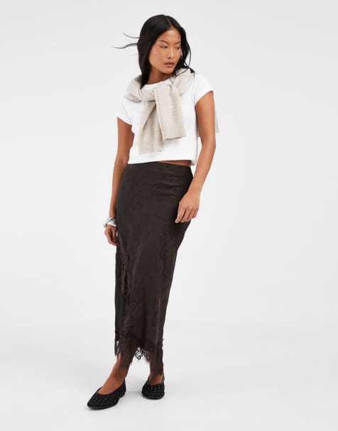 Vero Moda Petite satin midikjol med spetsdetalj i chokladbrunt - view 1