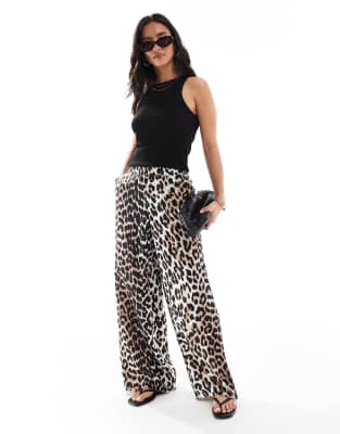 Vero Moda Petite - Schlupfhose mit Leopardenmuster und weitem Bein-Bunt