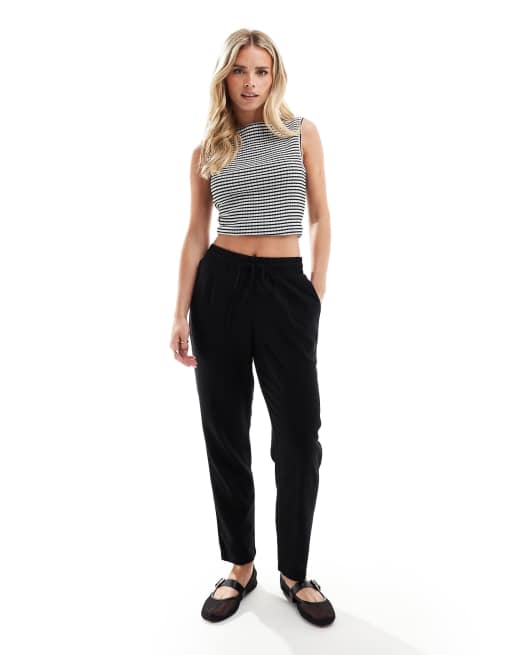Vero Moda Petite – Schmal zulaufende Hose aus Leinenmix in Schwarz, 2 von 5