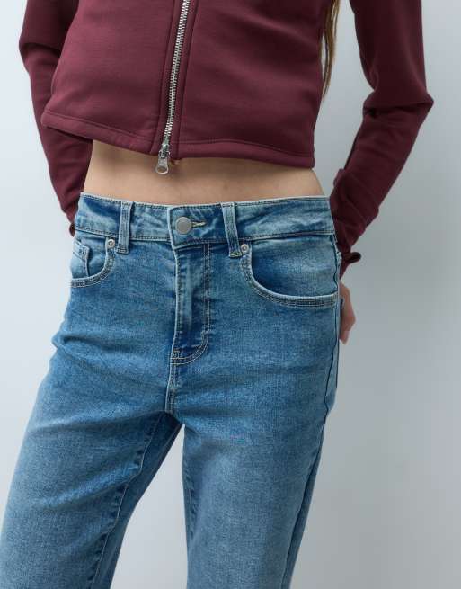Vero Moda Petite Selina højtaljede jeans med svaj i mellemblå denim, 5 af 5